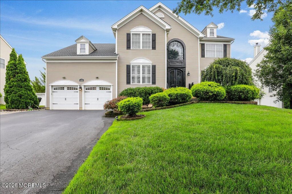 169 Princeton Oval, Freehold, NJ 07728
