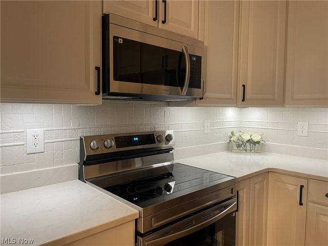 983 Tradewinds Cove, Painesville Twp, OH 44077