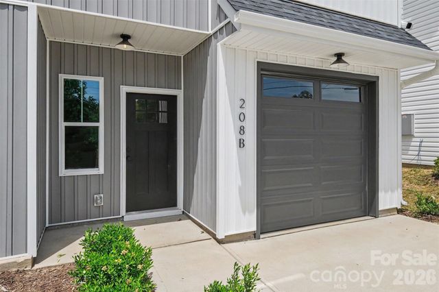 208 W Todd Lane A & B, Charlotte, NC 28208
