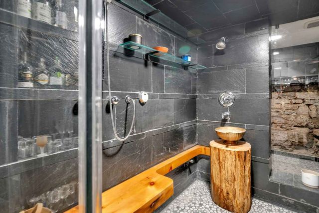 16 Minetta Lane, New York City, NY 10012