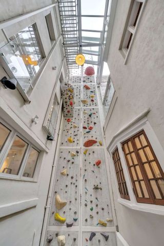 16 Minetta Lane, New York City, NY 10012