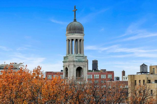 16 Minetta Lane, New York City, NY 10012