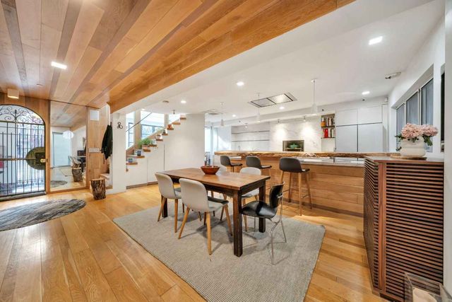 16 Minetta Lane, New York City, NY 10012