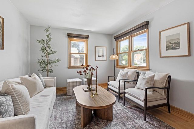 1525 E Morgan AVENUE, Milwaukee, WI 53207
