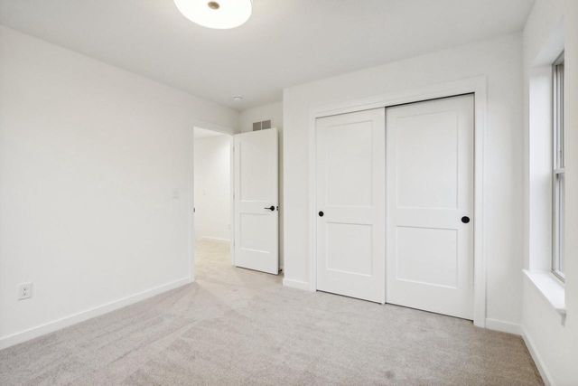 N174W20582 Laurel Springs CIRCLE, Jackson, WI 53037