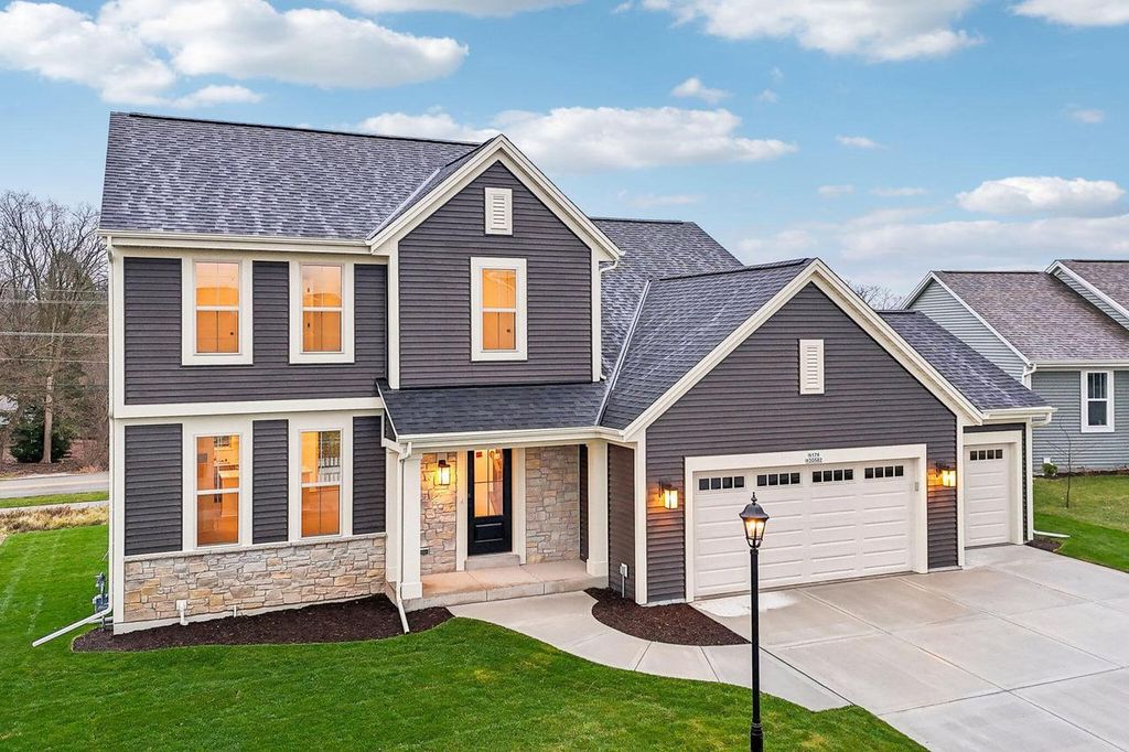 N174W20582 Laurel Springs CIRCLE, Jackson, WI 53037