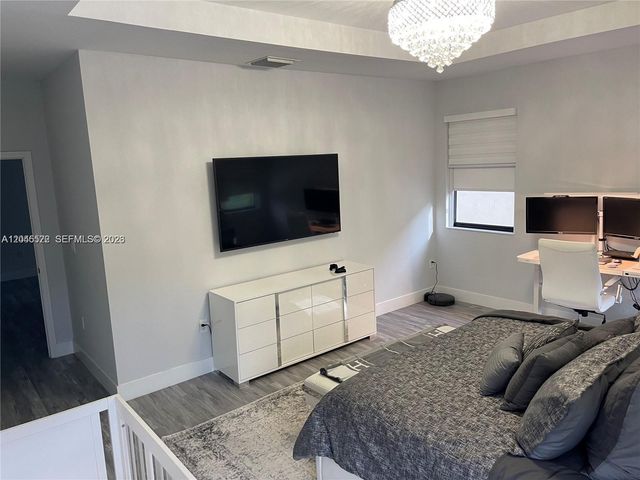 8719 W 33rd Avenue, Hialeah, FL 33018