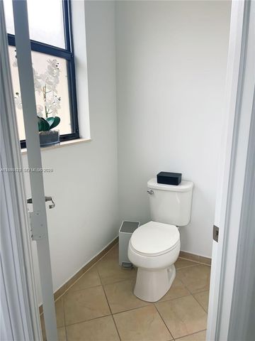 8719 W 33rd Avenue, Hialeah, FL 33018
