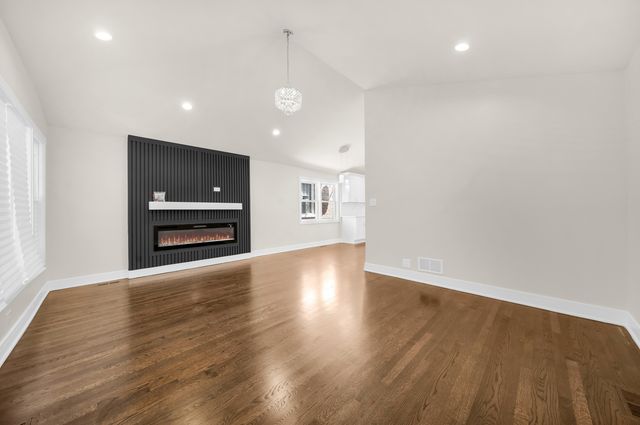 4331 S Campbell Avenue, Chicago, IL 60632