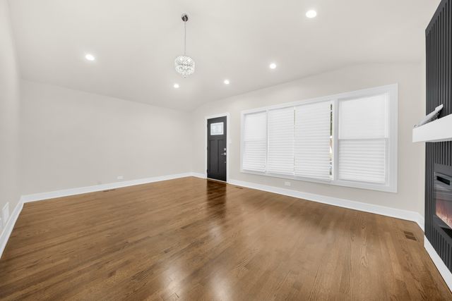 4331 S Campbell Avenue, Chicago, IL 60632