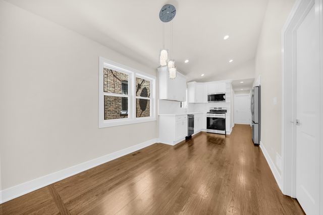 4331 S Campbell Avenue, Chicago, IL 60632