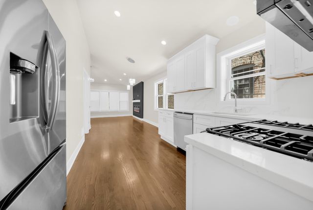 4331 S Campbell Avenue, Chicago, IL 60632