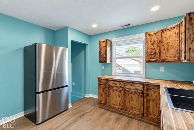 527 S Holt Road, Indianapolis, IN 46241