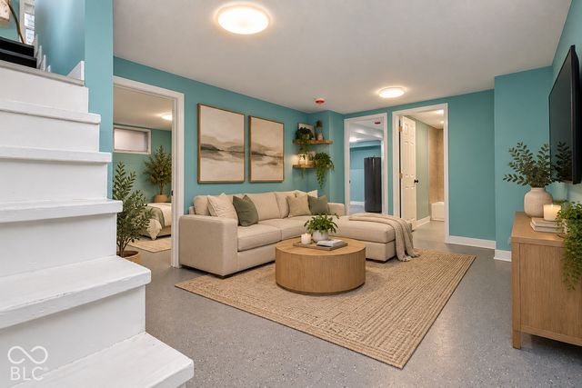527 S Holt Road, Indianapolis, IN 46241