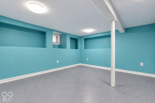 527 S Holt Road, Indianapolis, IN 46241