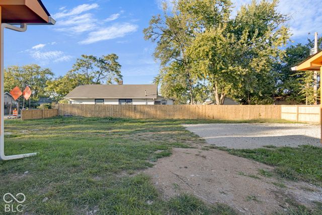 527 S Holt Road, Indianapolis, IN 46241