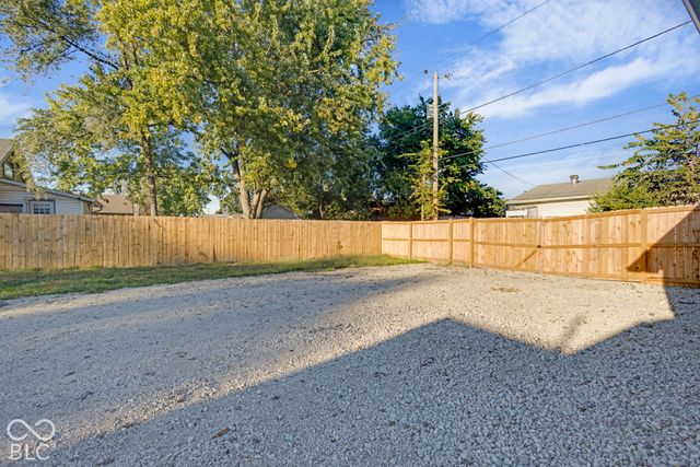 527 S Holt Road, Indianapolis, IN 46241