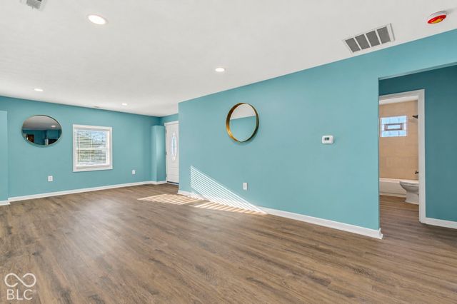 527 S Holt Road, Indianapolis, IN 46241