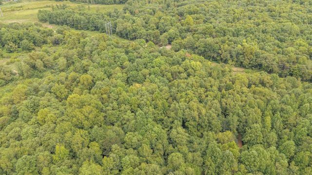 365 TURNBOW LN, Crump, TN 38327