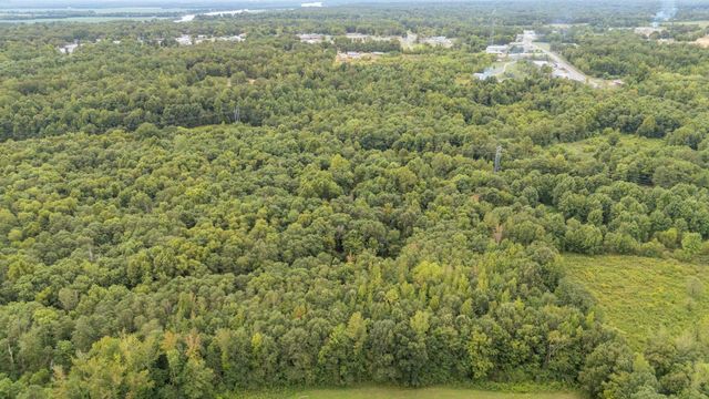 365 TURNBOW LN, Crump, TN 38327