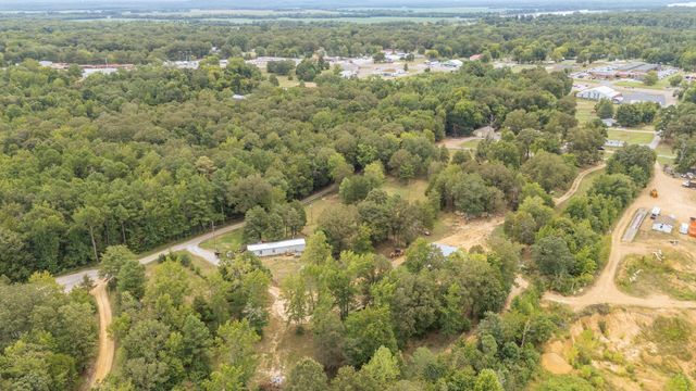 365 TURNBOW LN, Crump, TN 38327