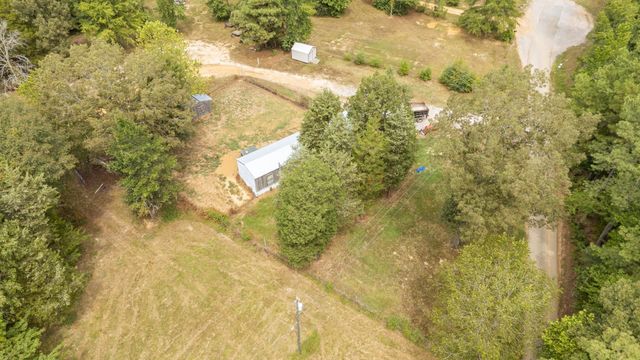 365 TURNBOW LN, Crump, TN 38327