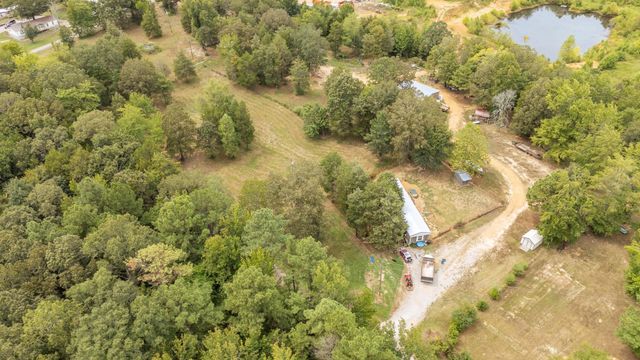 365 TURNBOW LN, Crump, TN 38327
