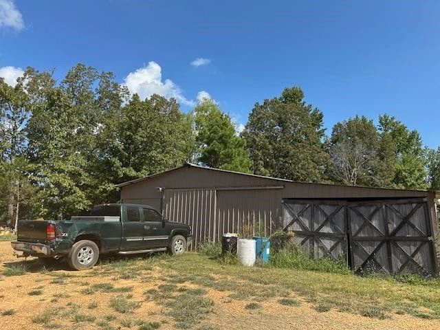 365 TURNBOW LN, Crump, TN 38327