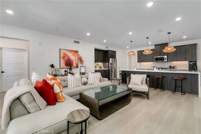 16450 Veterans Way 301, Tustin, CA 92782