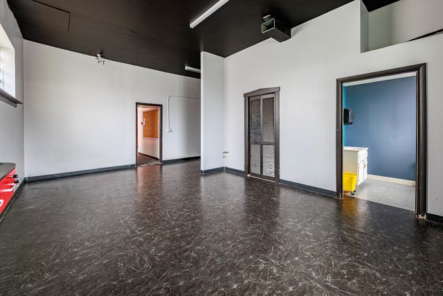 6830-6832 Cermak Road, Berwyn, IL 60402