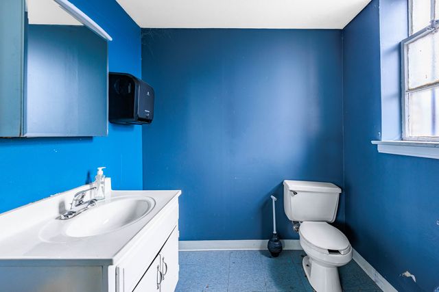 6830-6832 Cermak Road, Berwyn, IL 60402