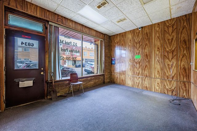 6830-6832 Cermak Road, Berwyn, IL 60402