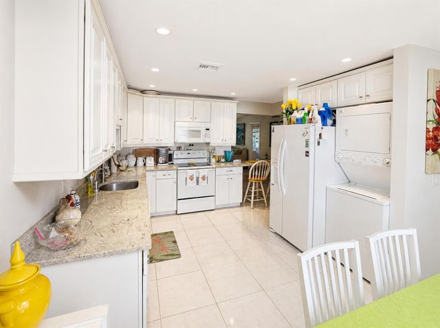 1440 NW 20th Avenue 104, Delray Beach, FL 33445