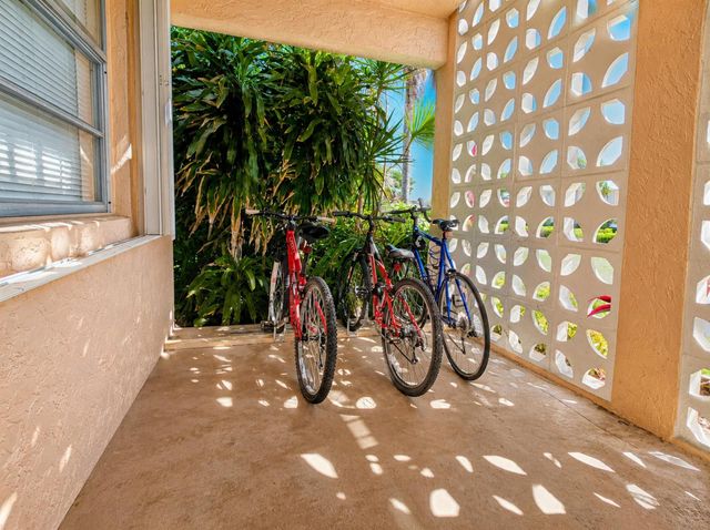 1440 NW 20th Avenue 104, Delray Beach, FL 33445