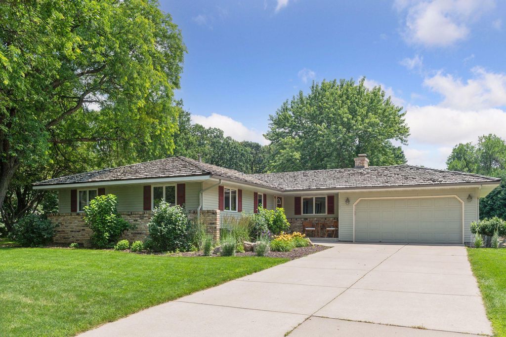 11109 Territorial Court, Burnsville, MN 55337