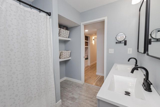 10341 W Vera AVENUE, Milwaukee, WI 53224