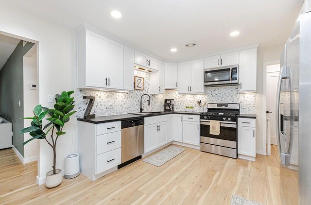 10341 W Vera AVENUE, Milwaukee, WI 53224