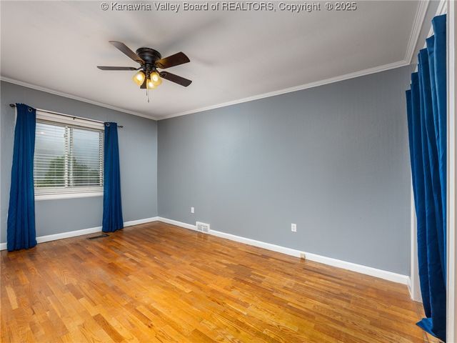 102 McKinley Avenue, Belle, WV 25015