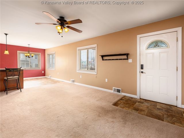 102 McKinley Avenue, Belle, WV 25015