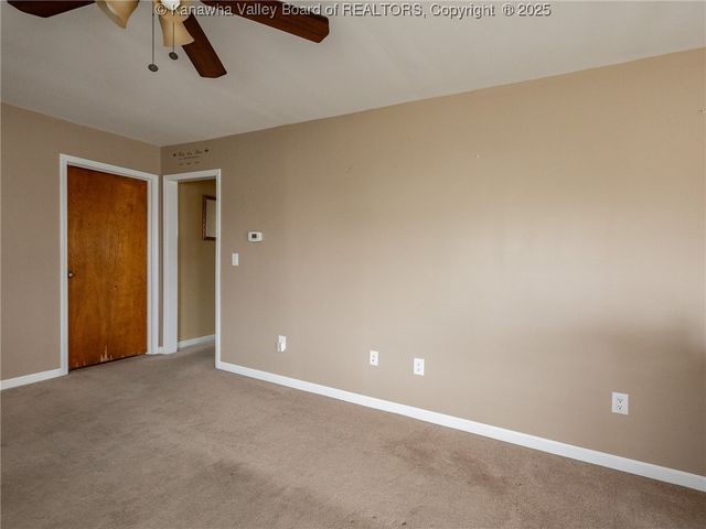 102 McKinley Avenue, Belle, WV 25015