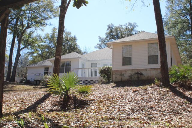 9300 Ridgeview Drive, Ocean Springs, MS 39564