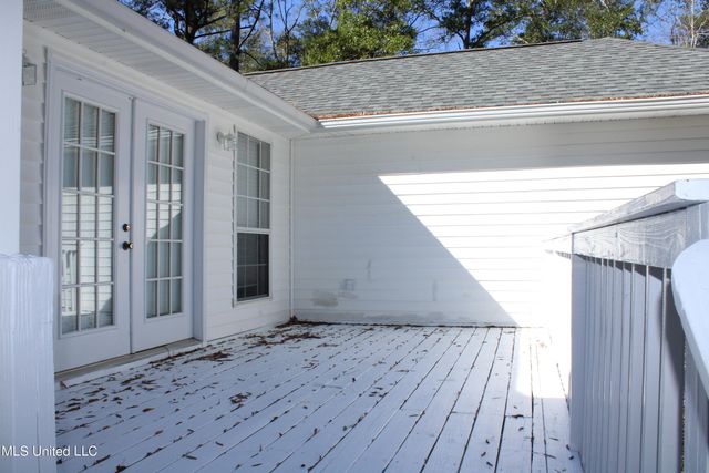 9300 Ridgeview Drive, Ocean Springs, MS 39564