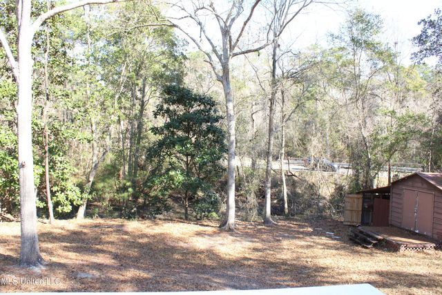 9300 Ridgeview Drive, Ocean Springs, MS 39564