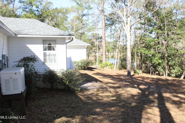 9300 Ridgeview Drive, Ocean Springs, MS 39564