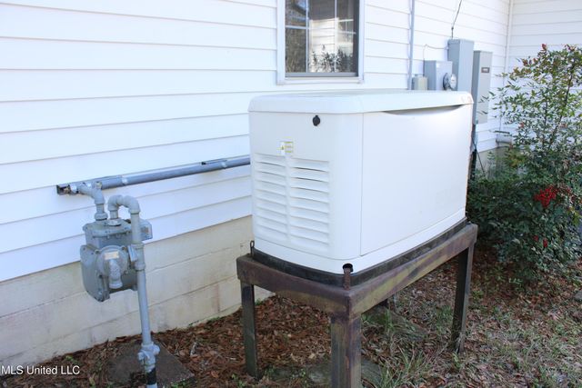 9300 Ridgeview Drive, Ocean Springs, MS 39564