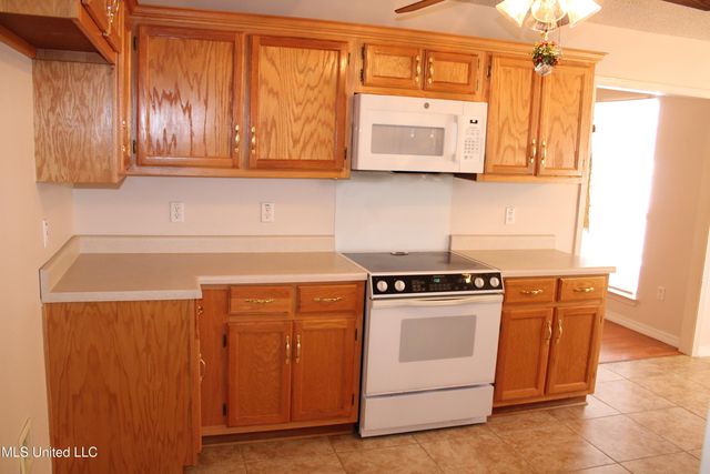 9300 Ridgeview Drive, Ocean Springs, MS 39564