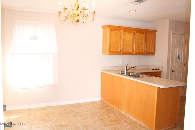 9300 Ridgeview Drive, Ocean Springs, MS 39564