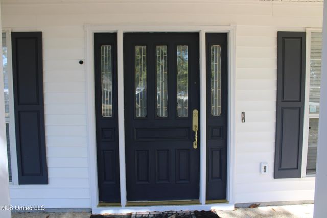 9300 Ridgeview Drive, Ocean Springs, MS 39564