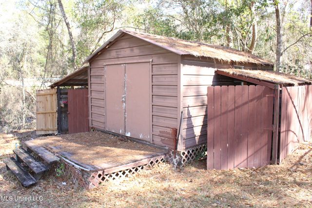 9300 Ridgeview Drive, Ocean Springs, MS 39564