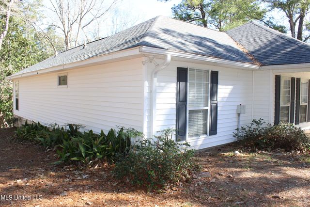 9300 Ridgeview Drive, Ocean Springs, MS 39564